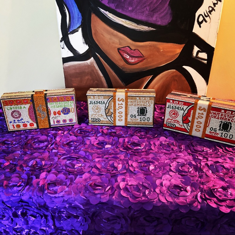 10K Moneybag Clutch